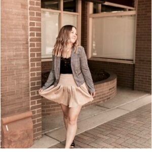 NWT KENDALL + KYLIE tweed pleated taupe mini skirt small